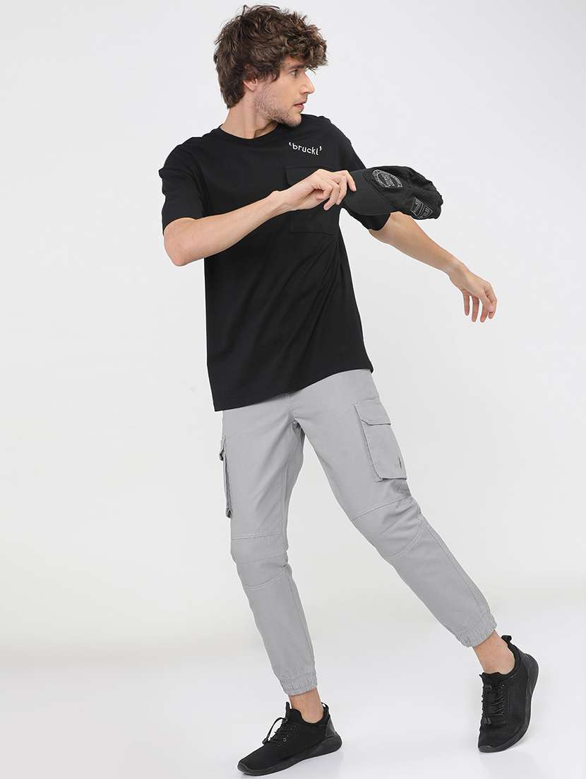 men solid regular fit mid rise cargo - 21596353 -  Standard Image - 4