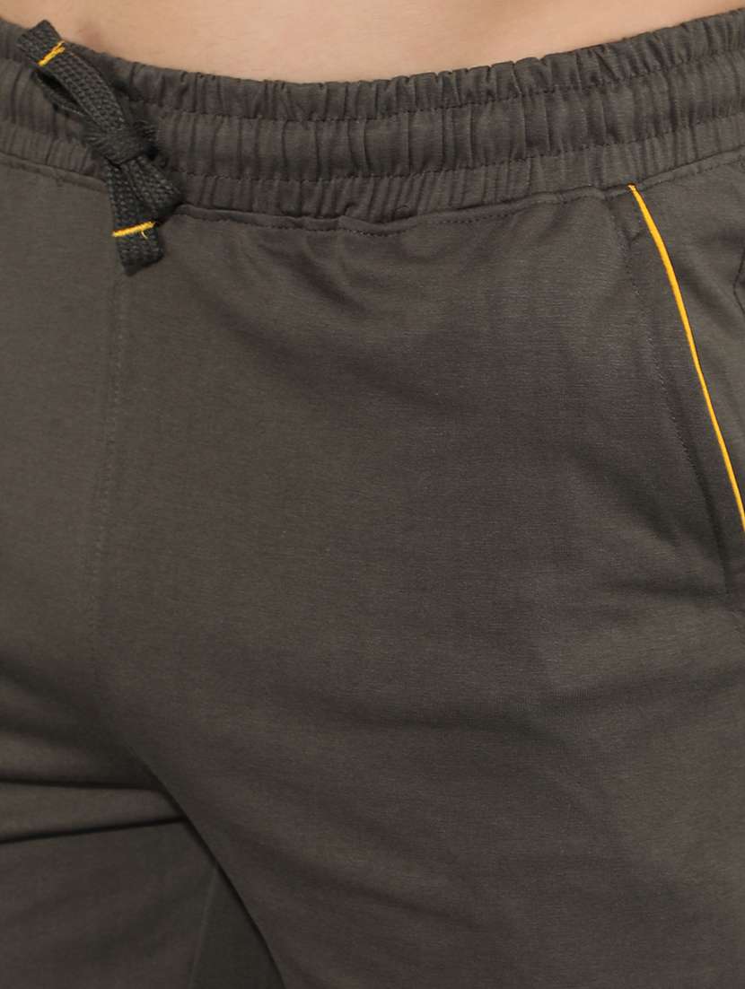 men solid bermuda shorts - 21596888 -  Standard Image - 4