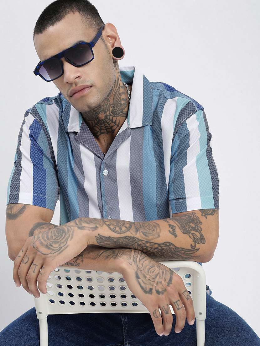 men short sleeves striped casual shirt - 21597491 -  Standard Image - 1