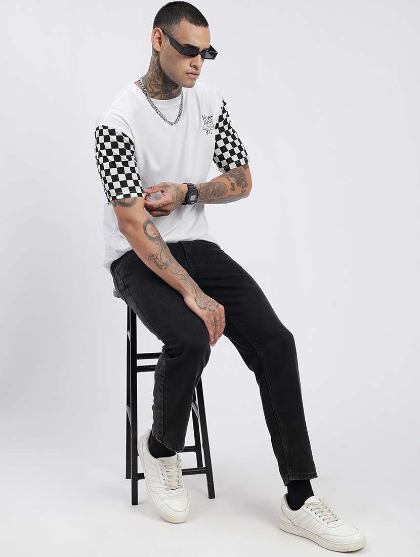men placement print short sleeves t-shirt - 21597674 - Standard Image - 4