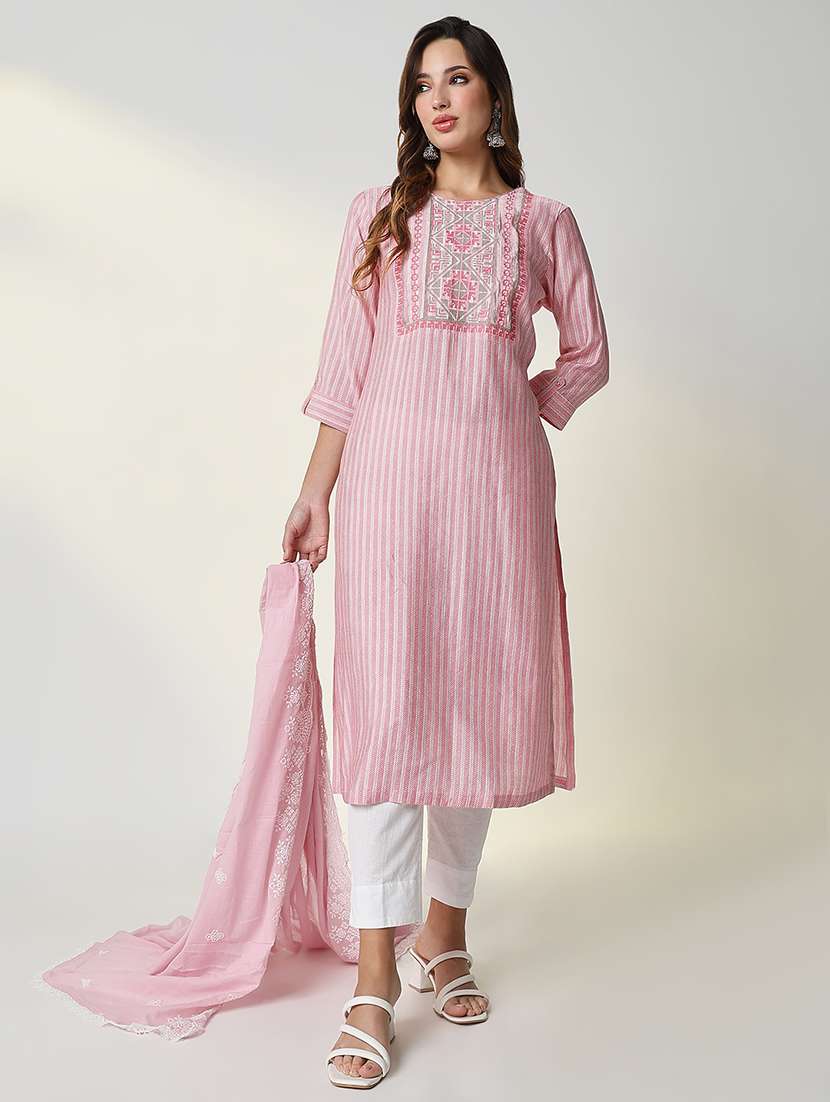 women pink chevron printed straight kurta - 21598062 - Standard Image - 4