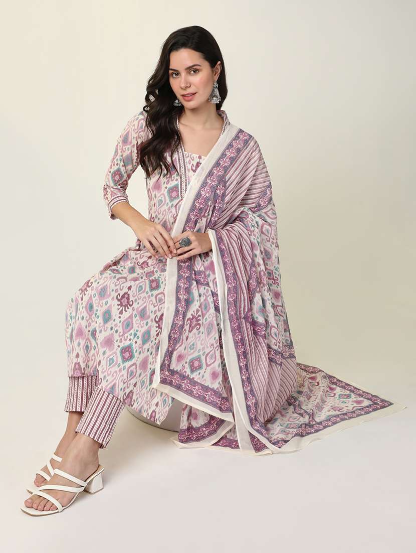 women printed kurta pant set with dupatta - 21598112 -  Standard Image - 4