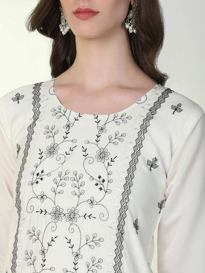 women embroidered kurta pant set with dupatta - 21598135 -  Standard Image - 6