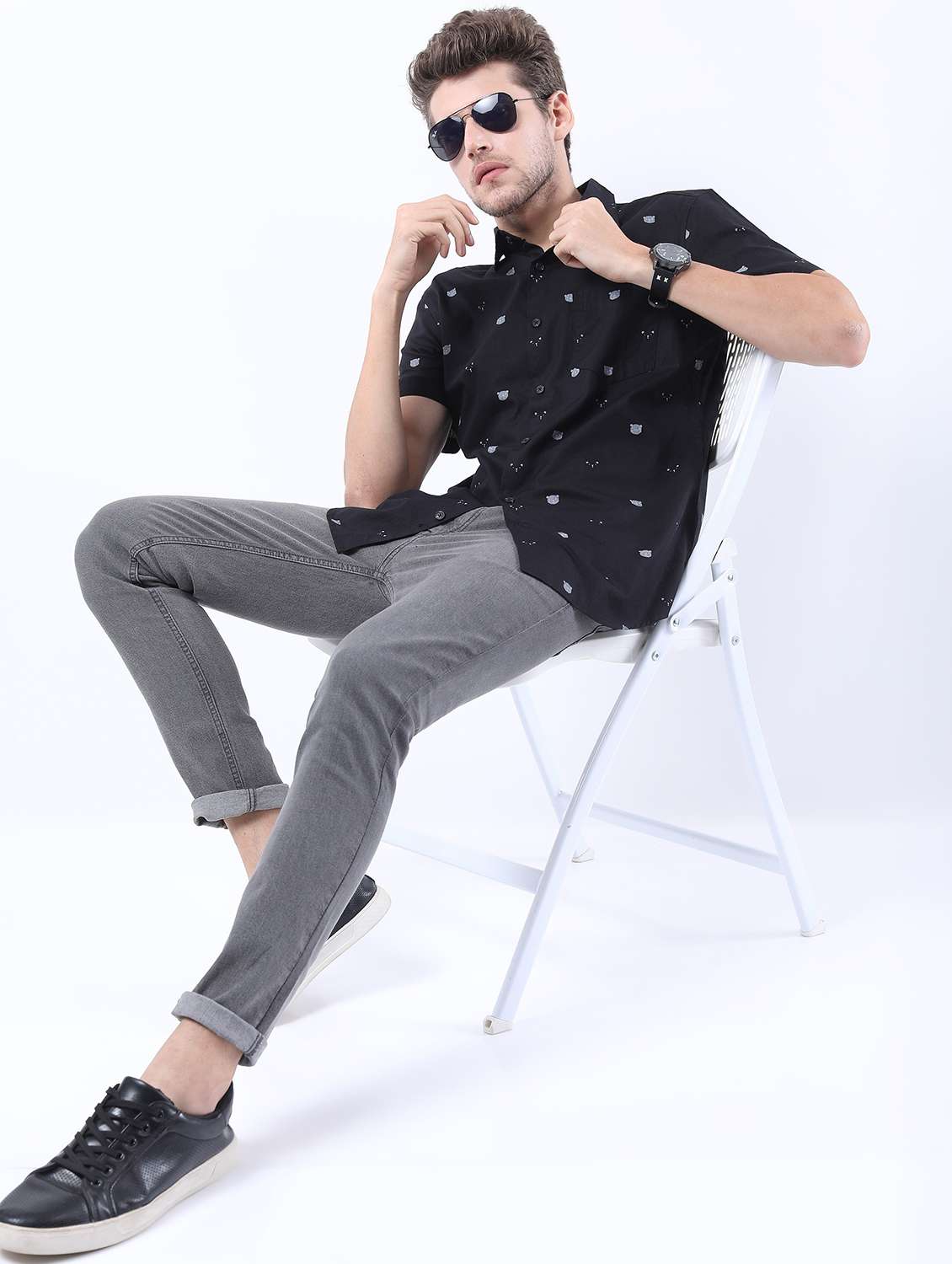 men plain slim fit mid rise jeans - 21598451 -  Standard Image - 4