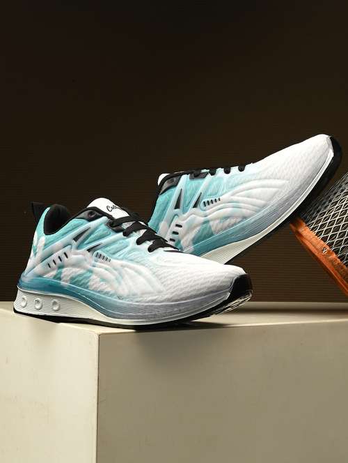 men lace up running sport shoes - 21598525 -  Standard Image - 0