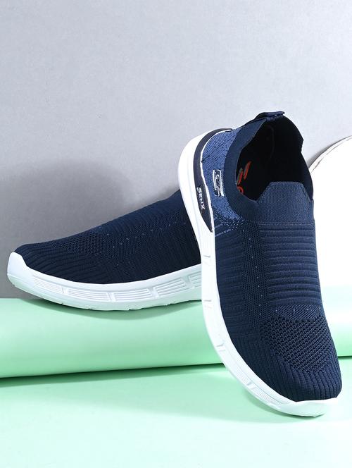 men solid slip on sport shoes - 21598526 -  Standard Image - 0