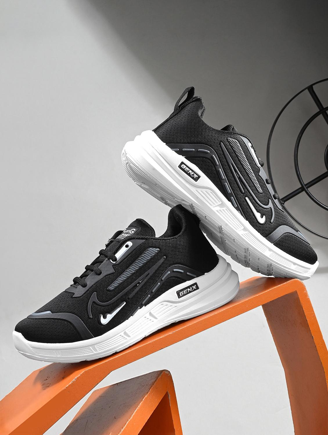 boys black solid sports shoe
