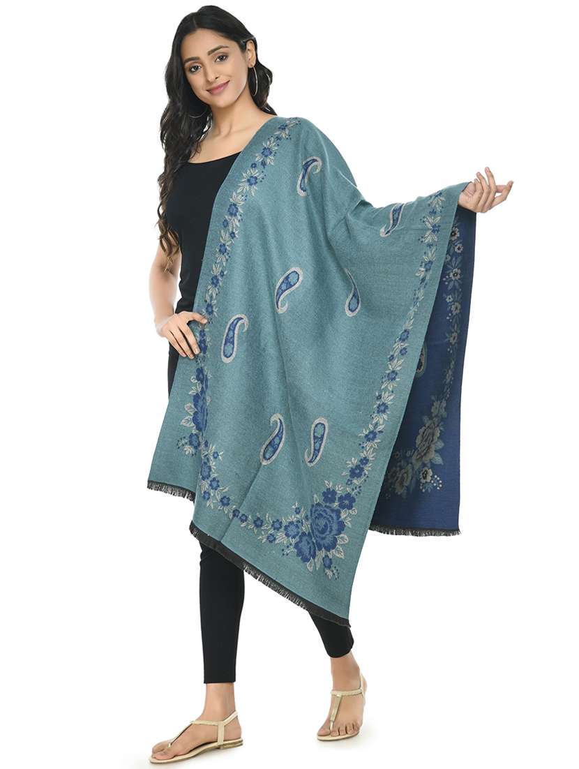 elegant women's paisley printed shawl  - 21598798 -  Standard Image - 1