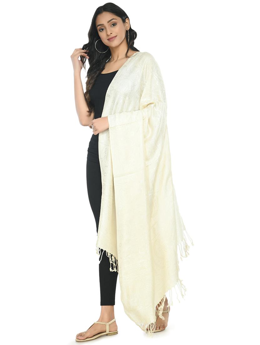 elegant women's plain shawl with fringes - 21598803 - Standard Image - 1