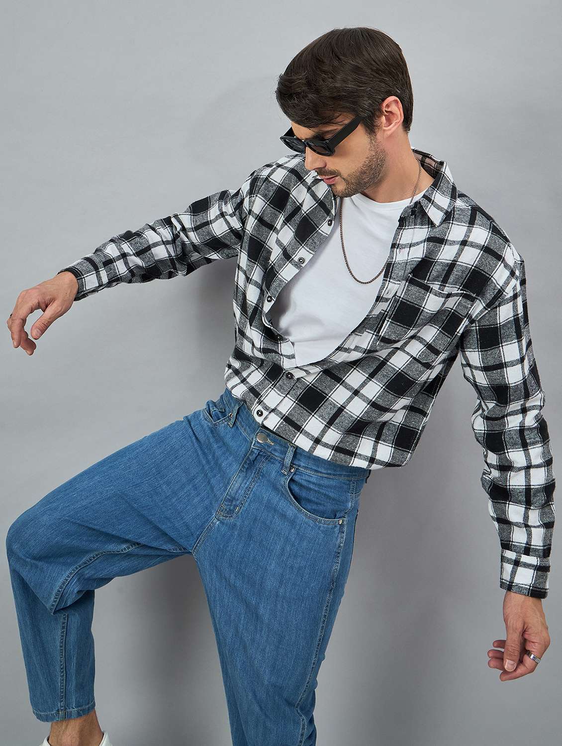 men checkered long sleeves ocersized casual shirt - 21606826 - Standard Image - 4