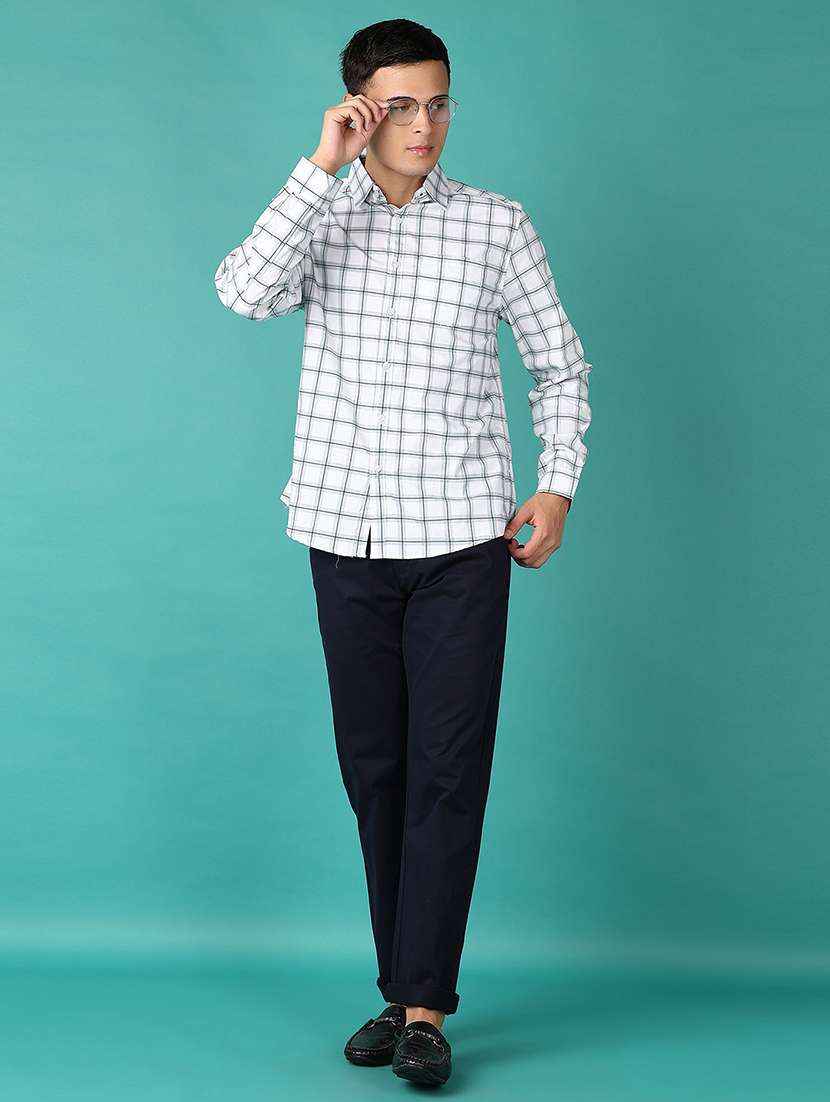 men mid rise solid chinos - 21607782 -  Standard Image - 4
