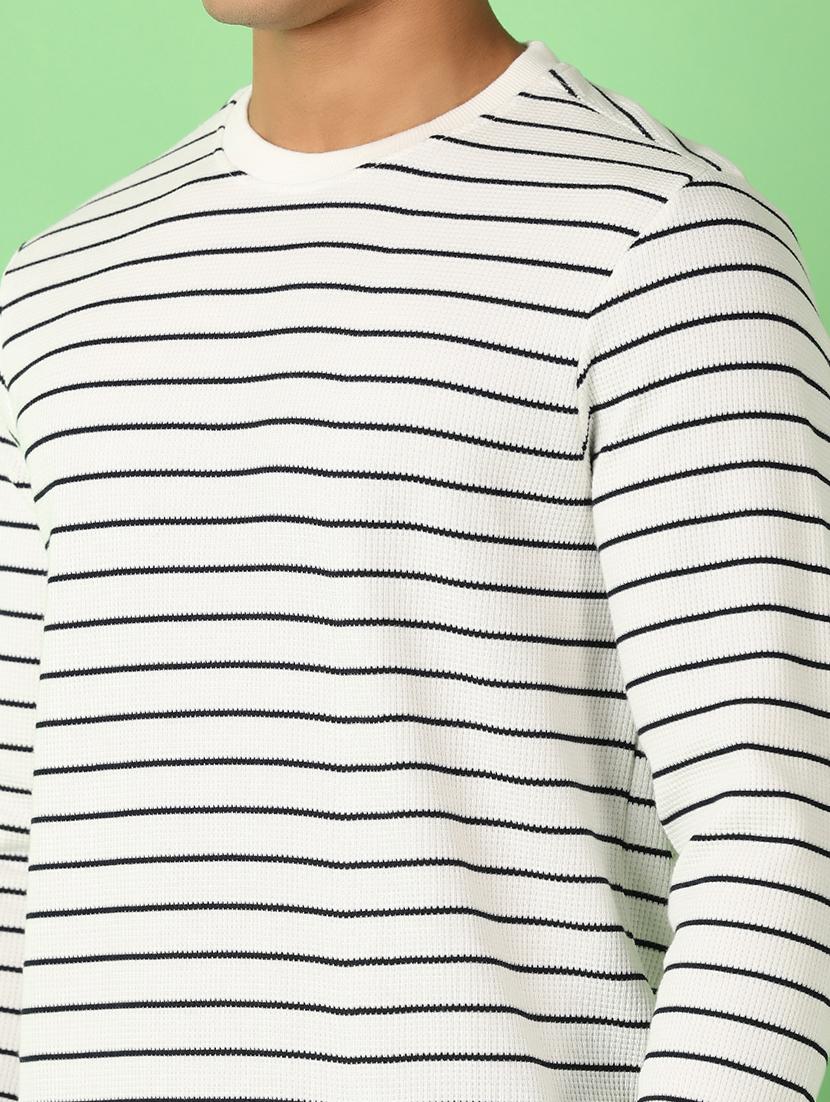 men long sleeves striped t-shirt - 21608213 - Standard Image - 4