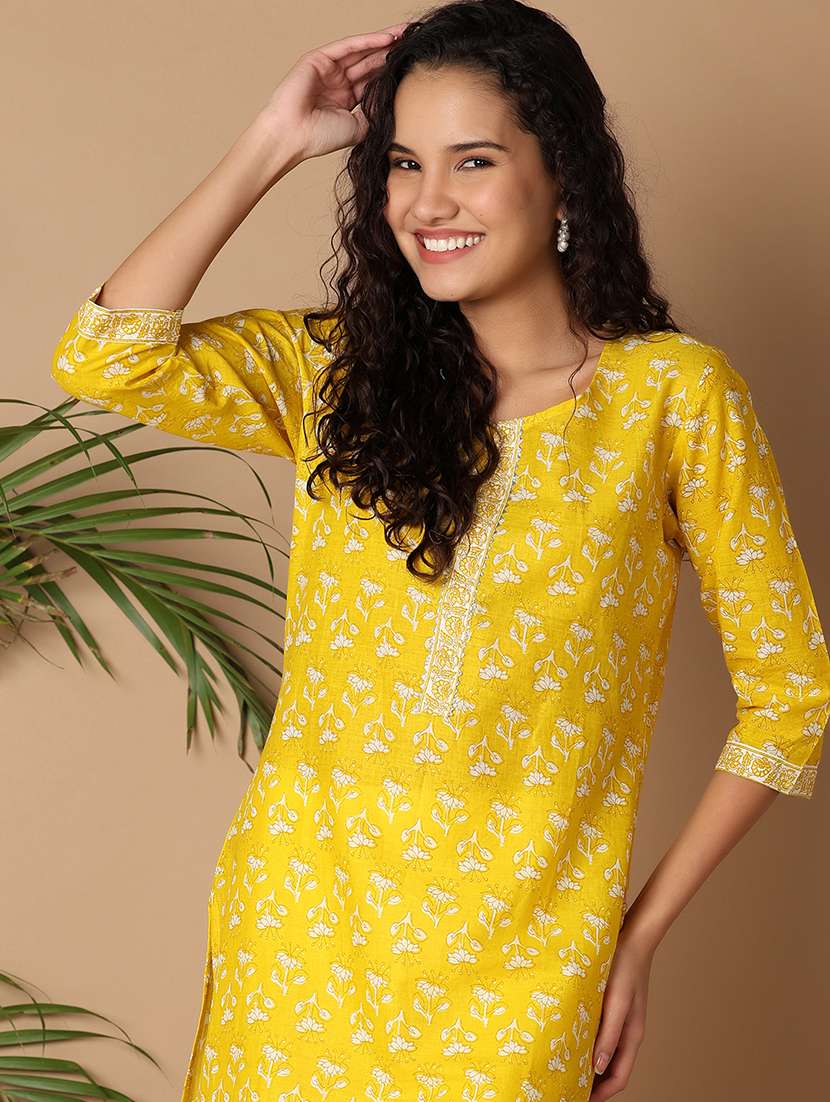 women floral three quarter sleeves straight kurta - 21608237 -  Standard Image - 4