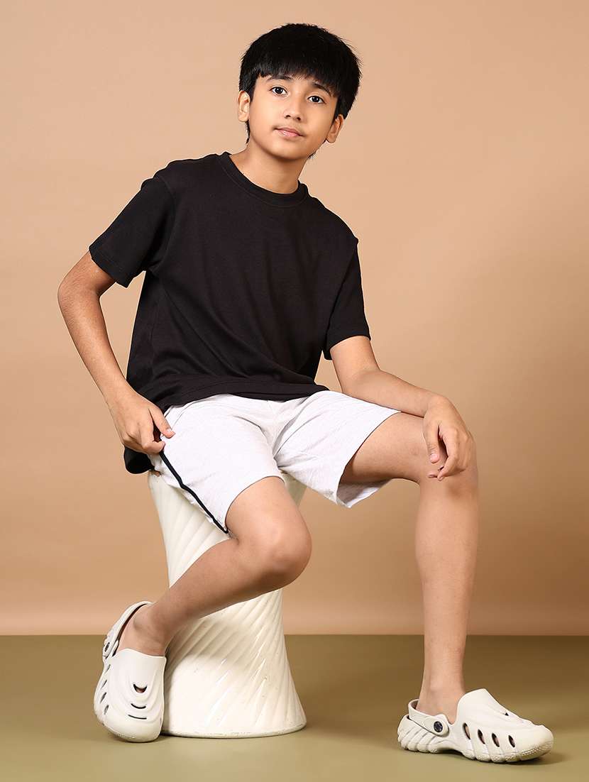 boys solid mid rise shorts - 21608591 - Standard Image - 4