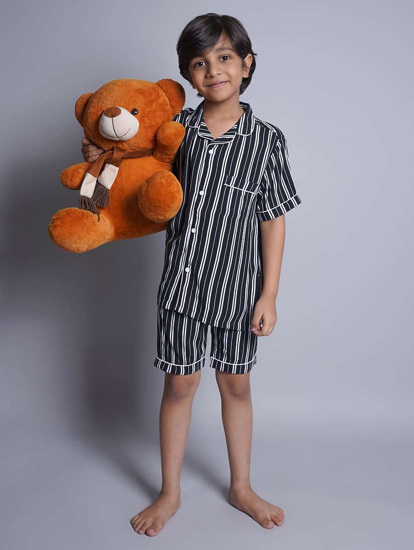 boys printed shorts nightwear set - 21613305 -  Standard Image - 4
