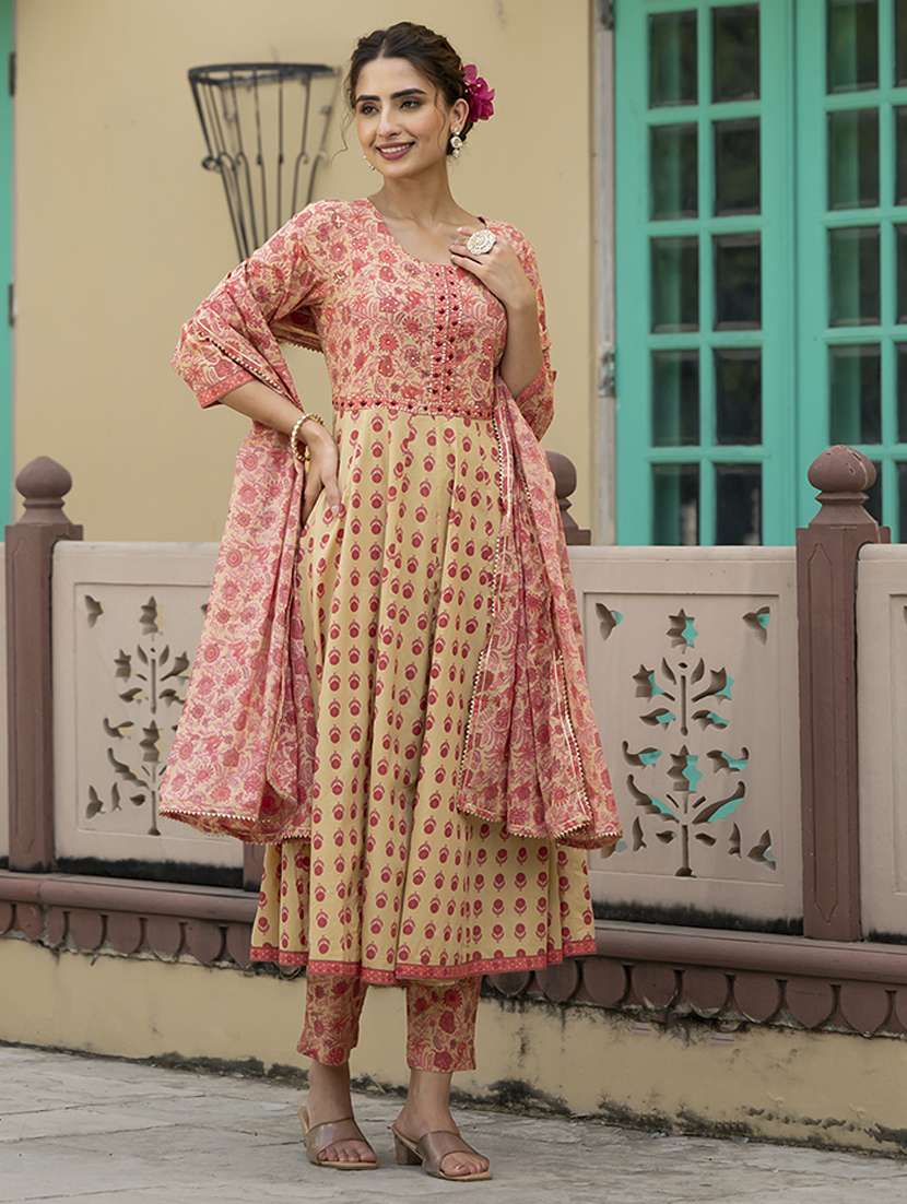 women three quarter sleeve kurta pant with dupatta set - 21613426 -  Standard Image - 1