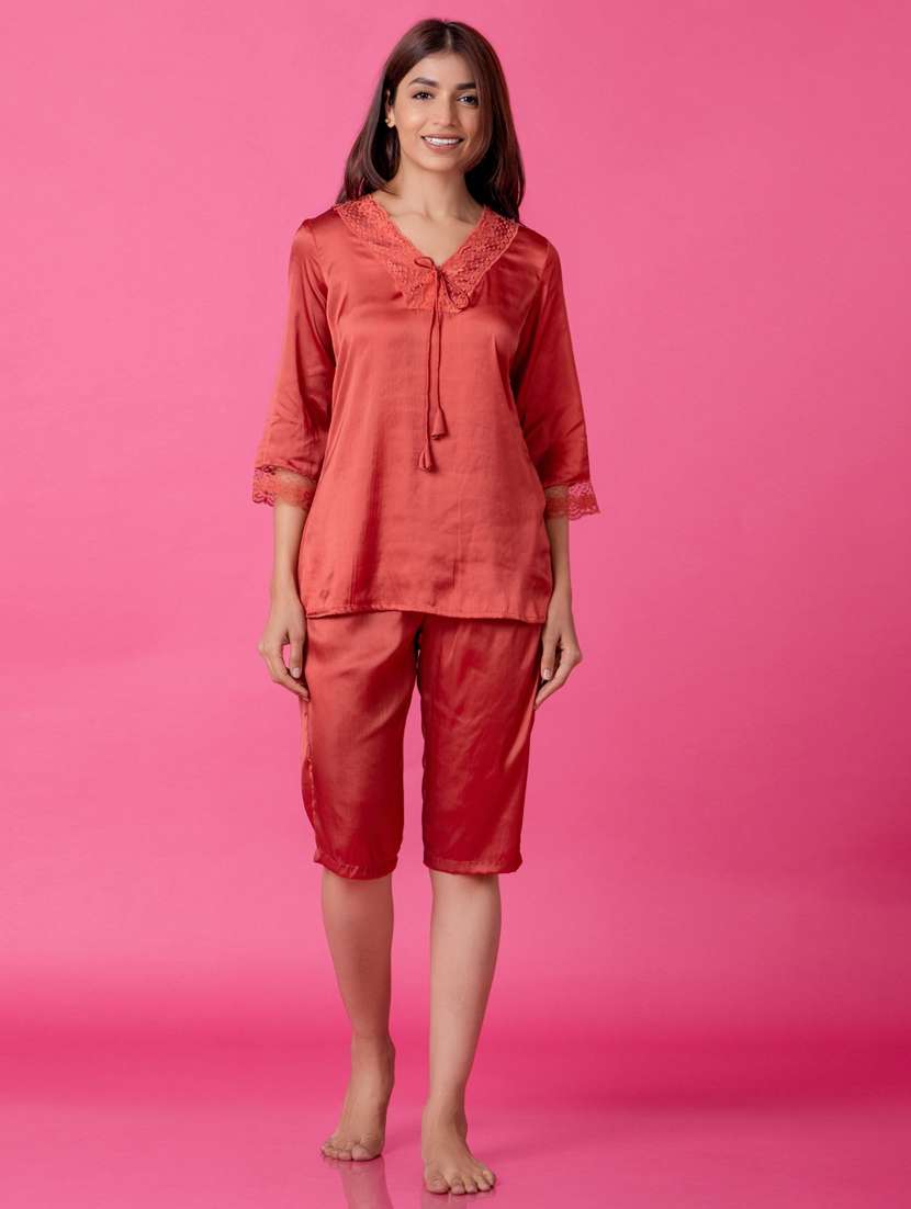 women red solid nightwear set