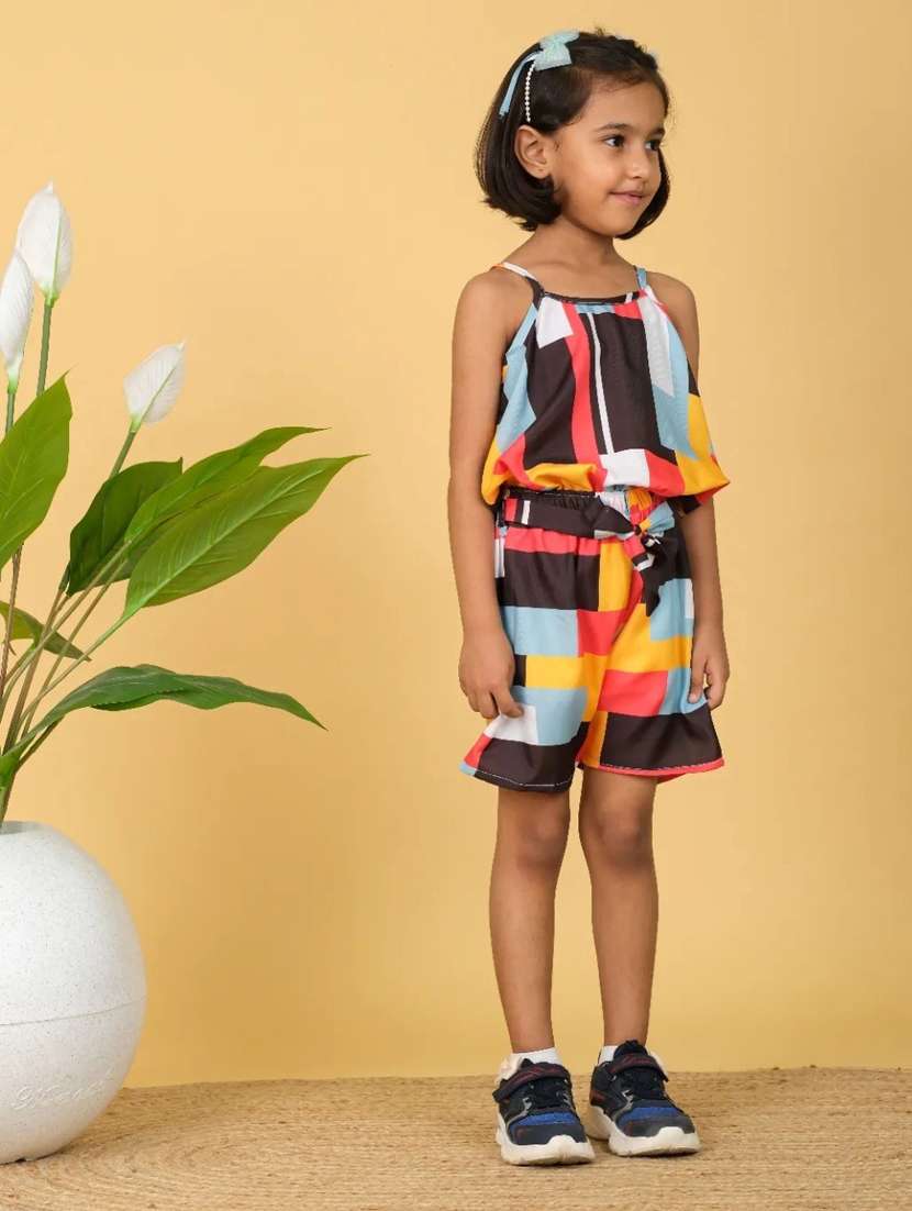 girls multi color printed short sets