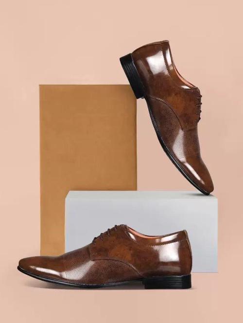 men brown lace up derby - 21613979 -  Standard Image - 0