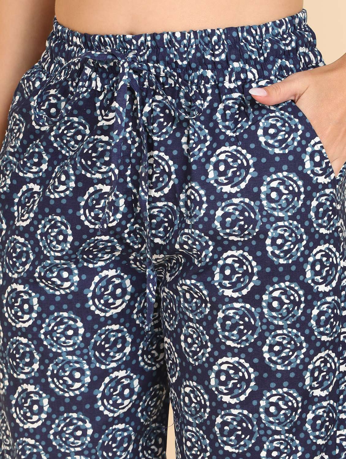 women v-neck printed nightwear set - 21614093 -  Standard Image - 4