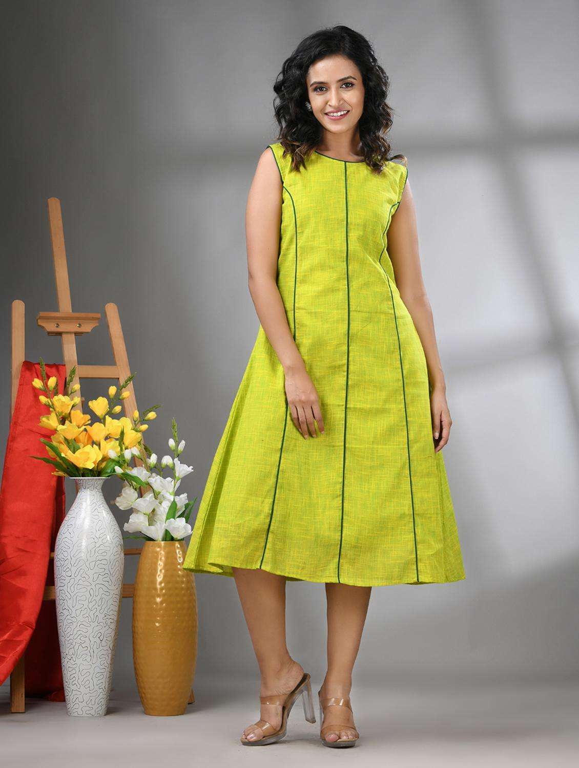 women solid sleeveless a-line ethnic dress