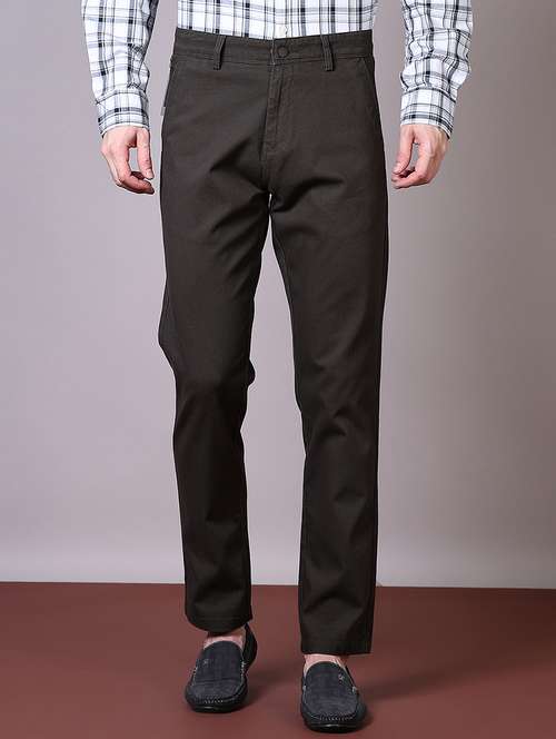 men solid mid rise chinos trouser