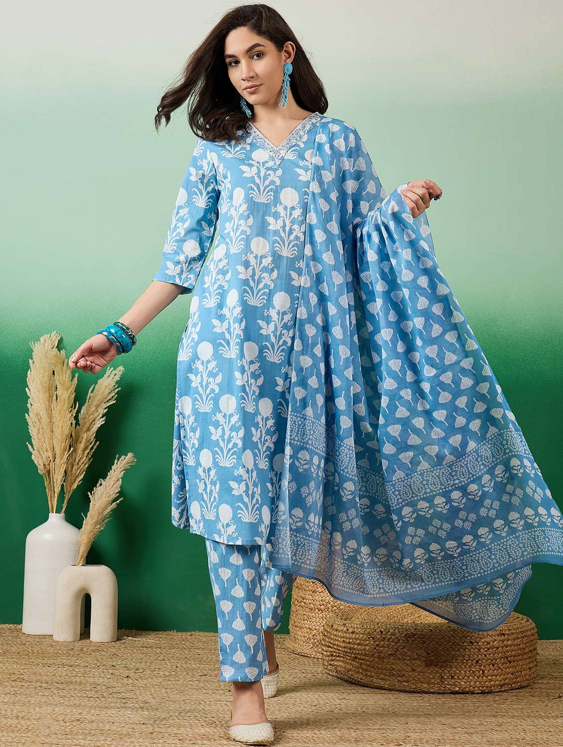 women three quarter sleeve kurta pant with dupatta set