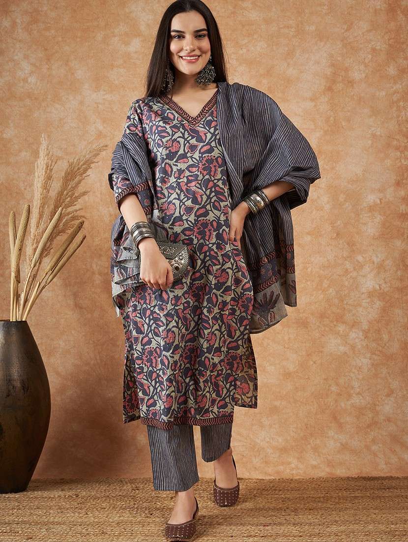 women three quarter sleeve kurta pant with dupatta set