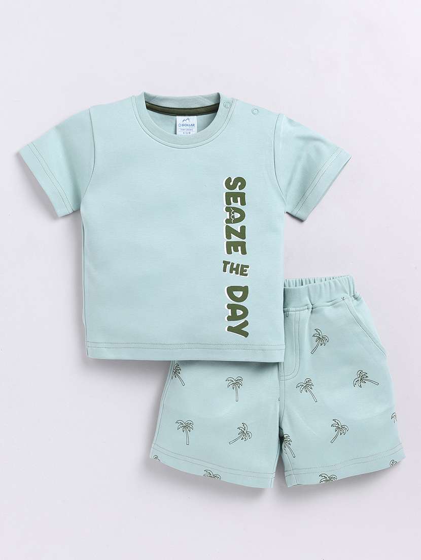 boys graphic printed t-shirt & shorts set