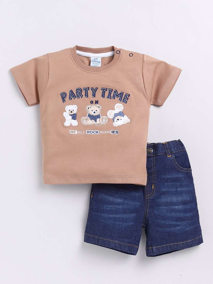 boys graphic printed t-shirt & shorts set