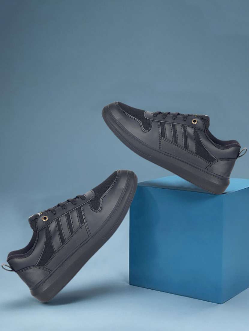 men solid lace up sneaker