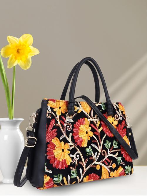 women embroidery pu handbag - 21624941 -  Standard Image - 0