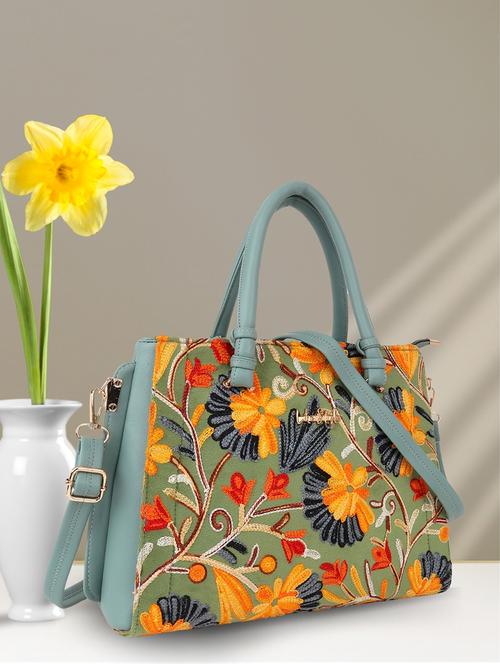women green pu handbag - 21624964 -  Standard Image - 0