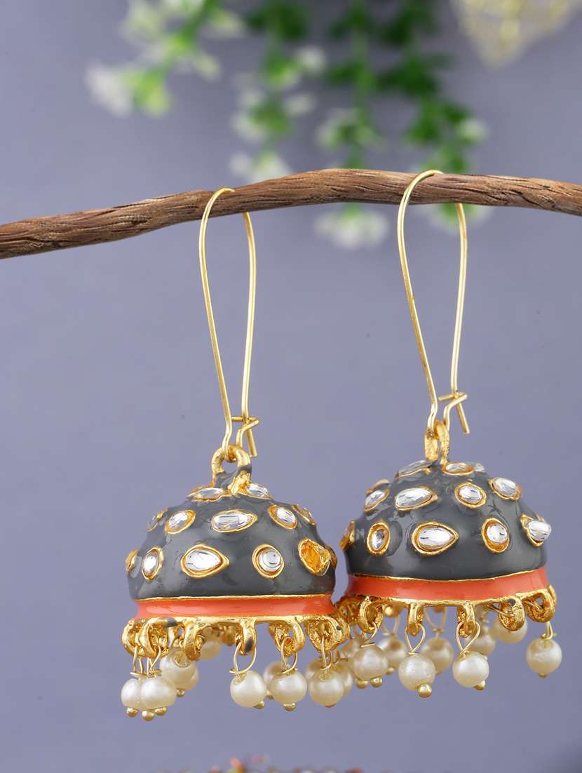 women grey dome shaped jhumka earings