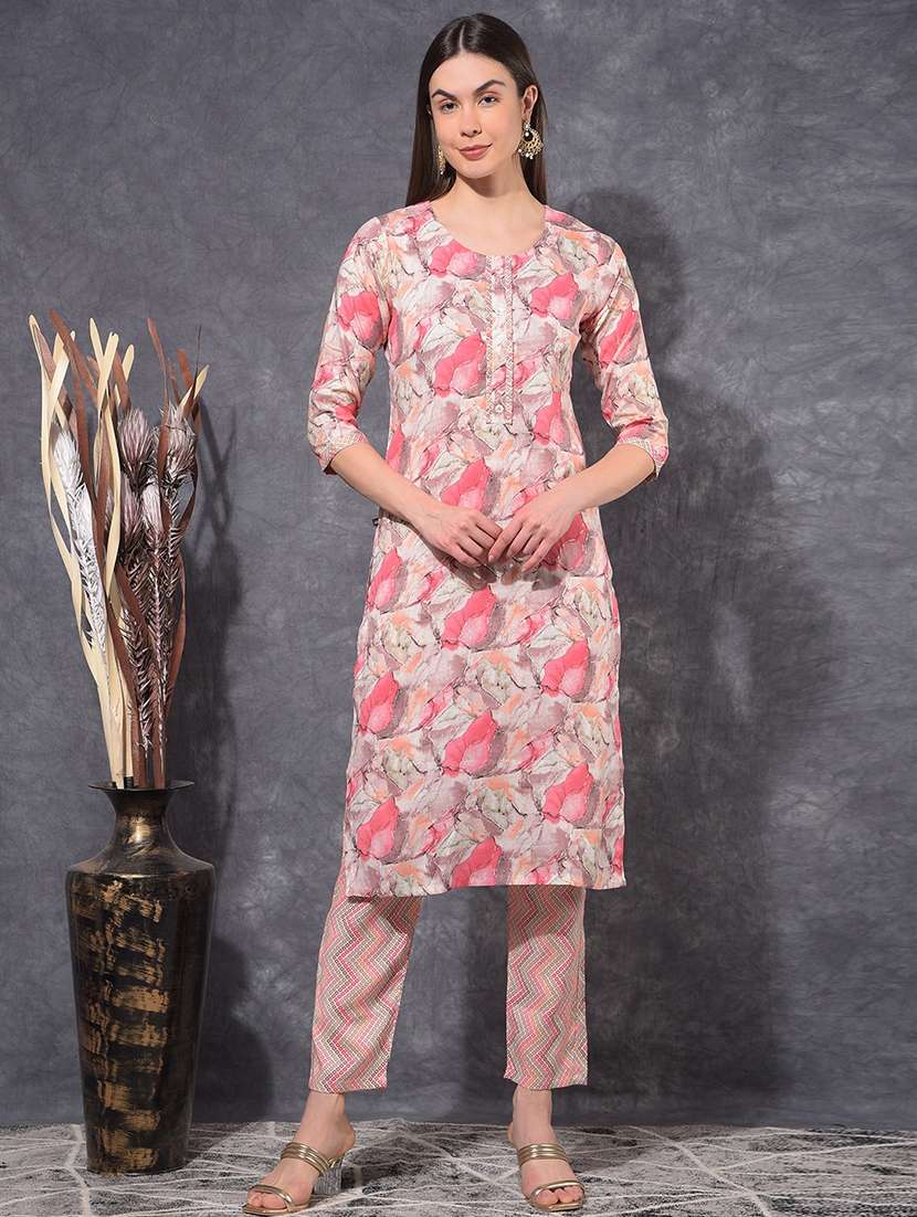 women printed three quarter sleeve kurta pant set
