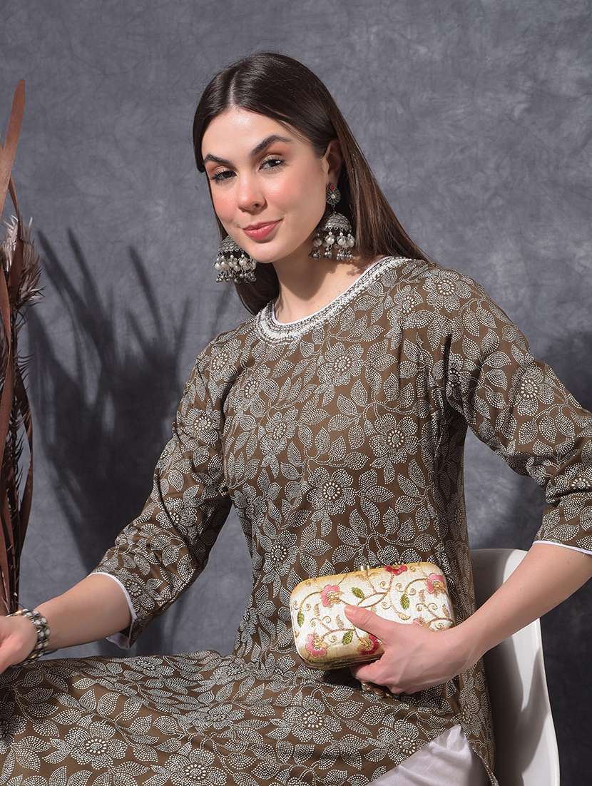 women floral three quarter sleeve straight kurta - 21627402 - Standard Image - 4