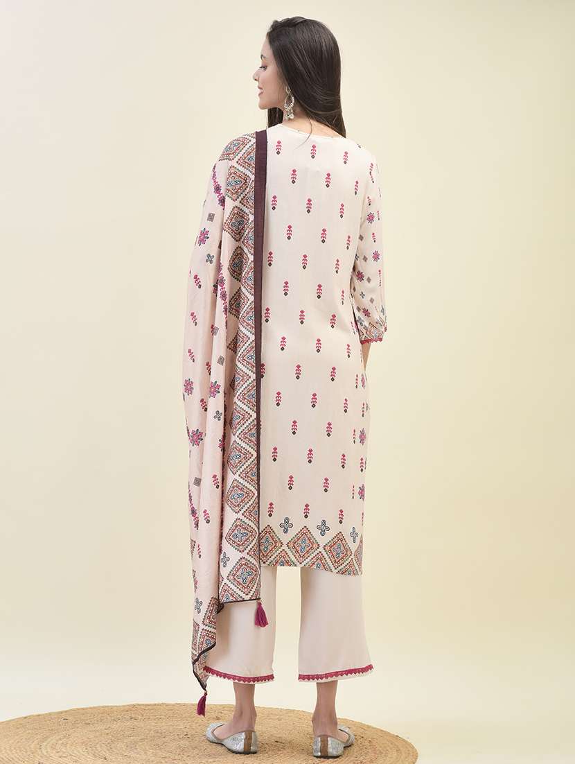 women three quarter sleeve kurta pant with dupatta set - 21629660 -  Standard Image - 4