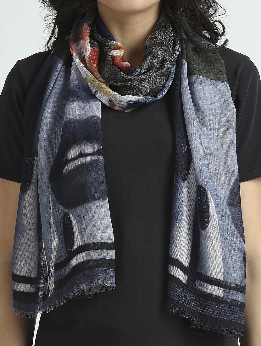 women printed everyday wrap scarf - 21631569 - Standard Image - 4