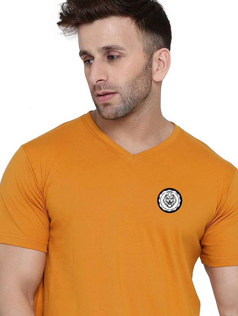 men slim fit placement printed v neck short sleeve t-shirt - 21631963 - Standard Image - 4