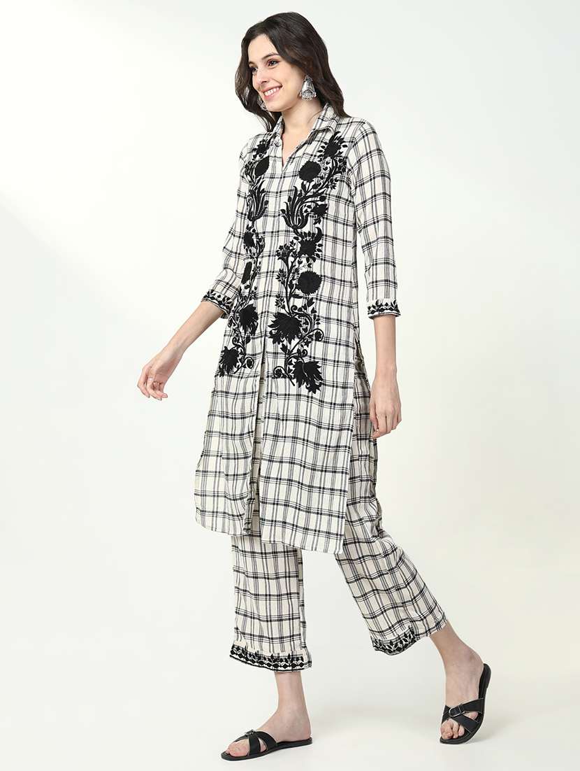 women three quarter sleeve kurta pant with dupatta set - 21632706 -  Standard Image - 4