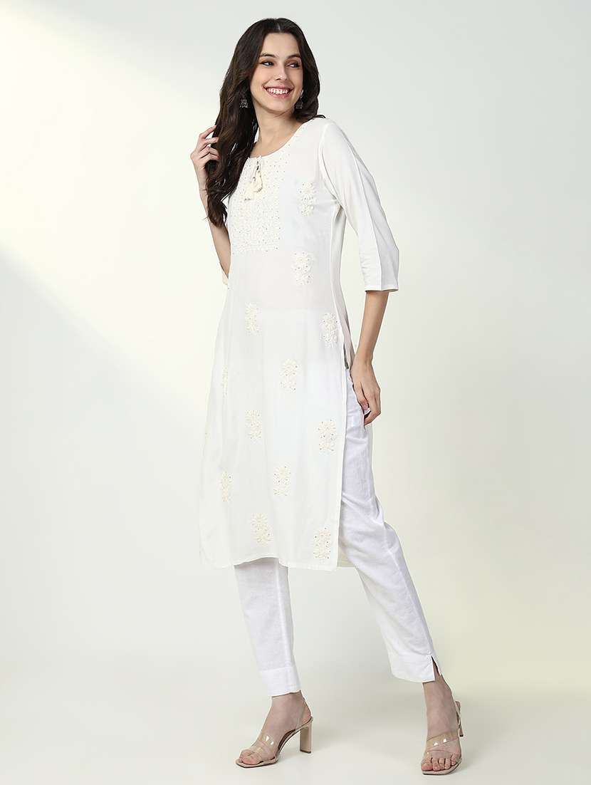 women three quarter sleeve straight chikankari kurta - 21632738 -  Standard Image - 4