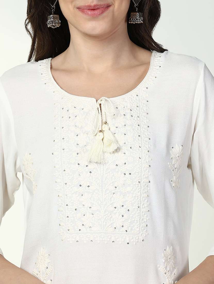 women three quarter sleeve straight chikankari kurta - 21632738 -  Standard Image - 6