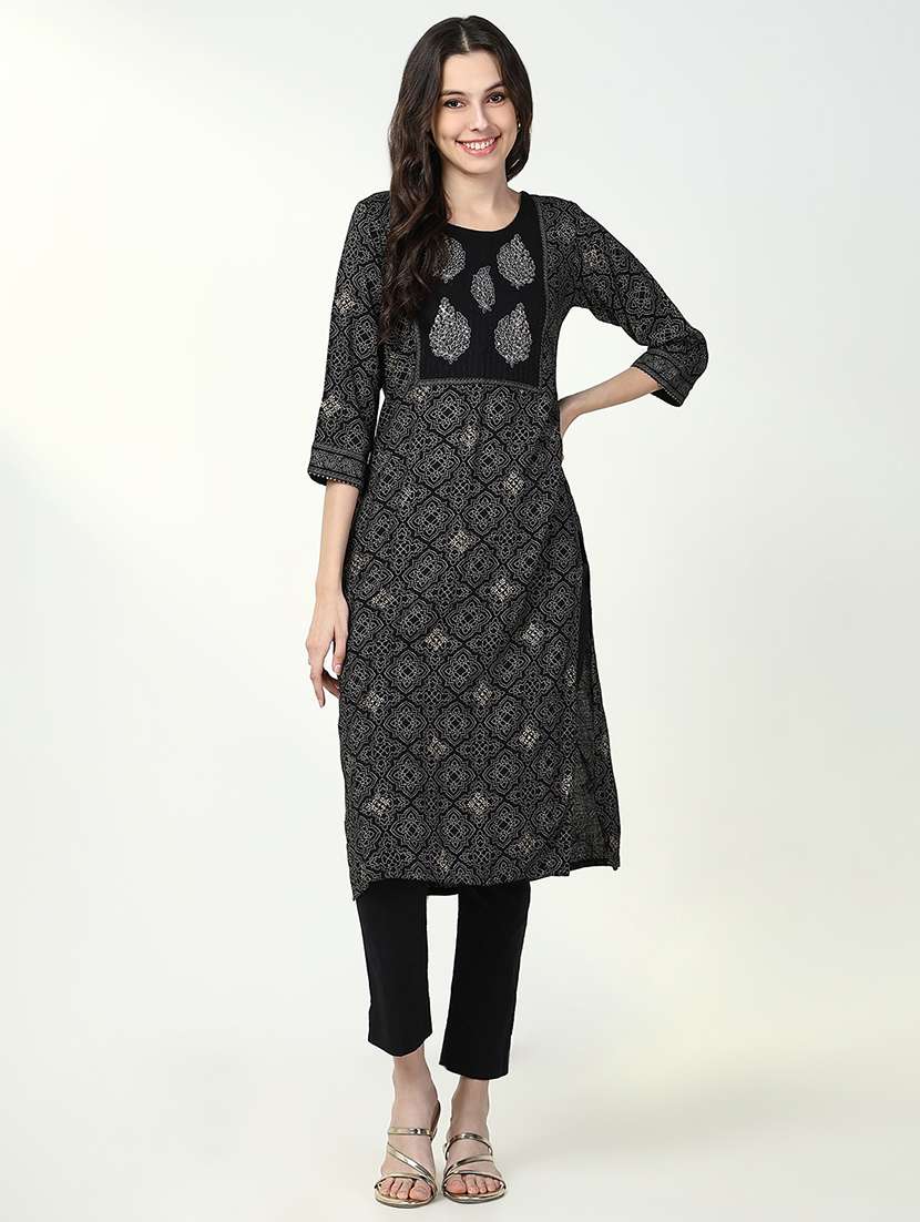 women three quarter sleeve straight kurta