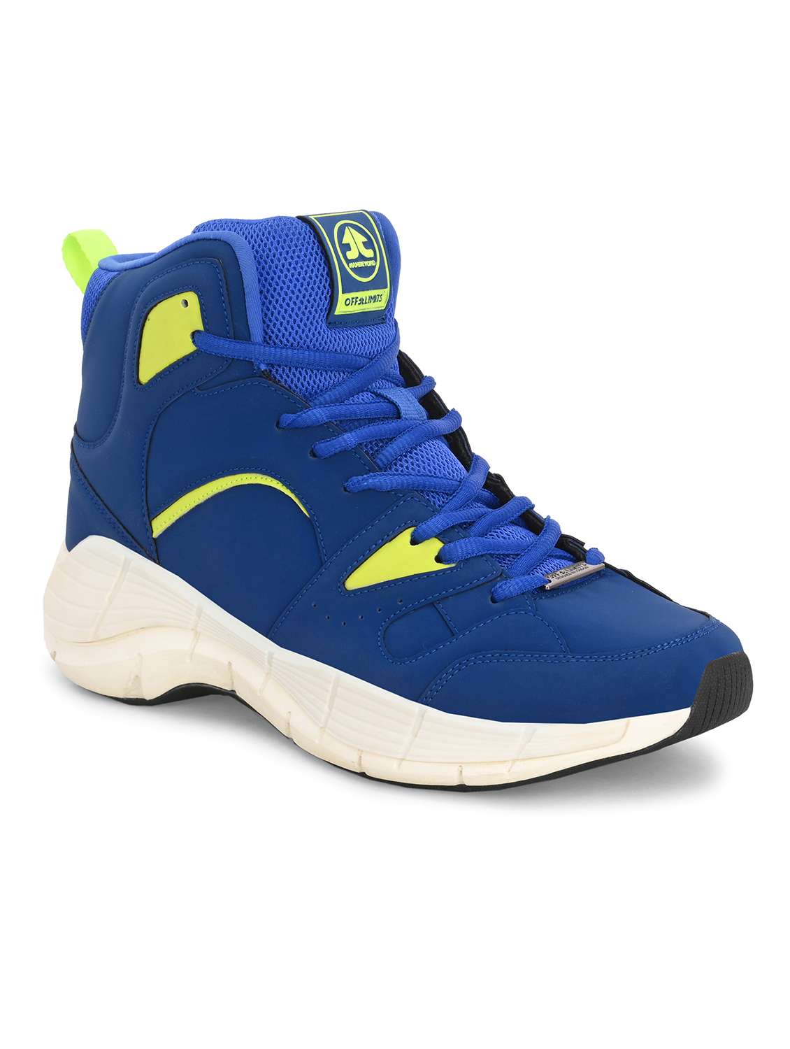 men lace up basketball sport shoes - 21633504 -  Standard Image - 1