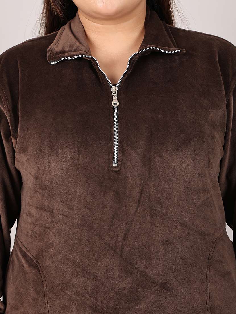 women solid velvet pyjama nightwear set - 21634994 -  Standard Image - 4