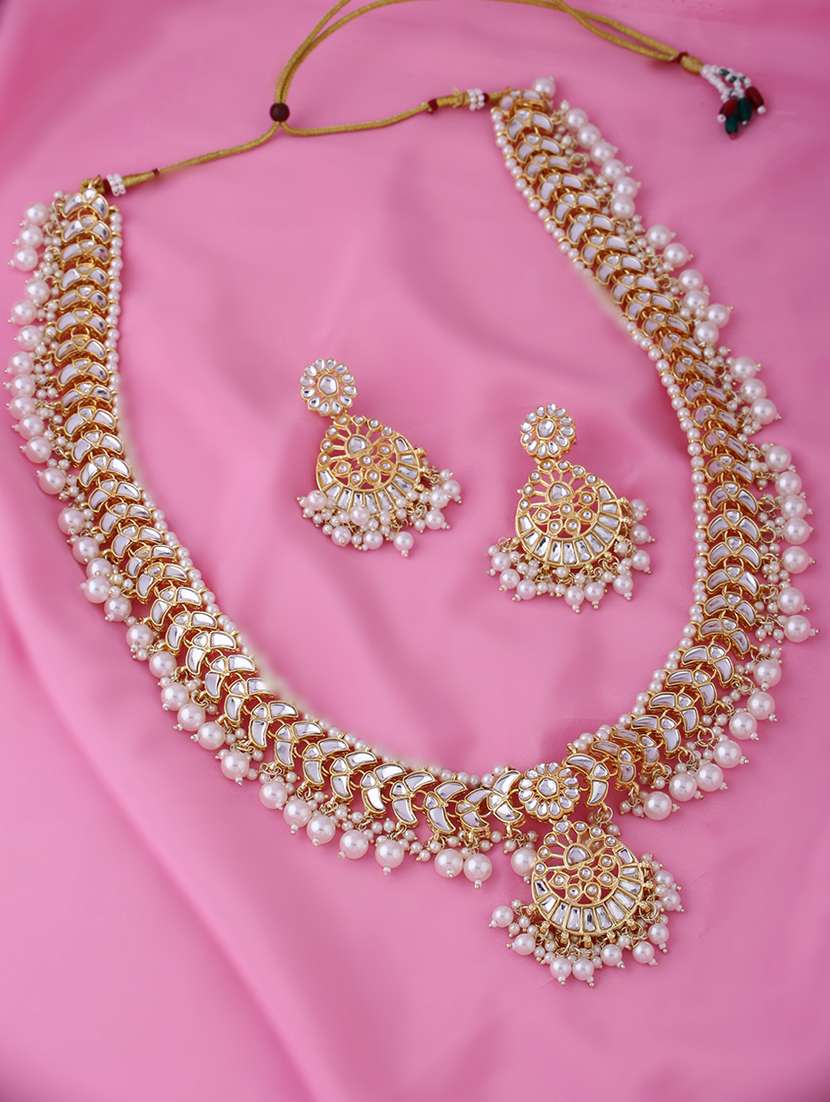 gold plated kundan studded necklace with earrings 