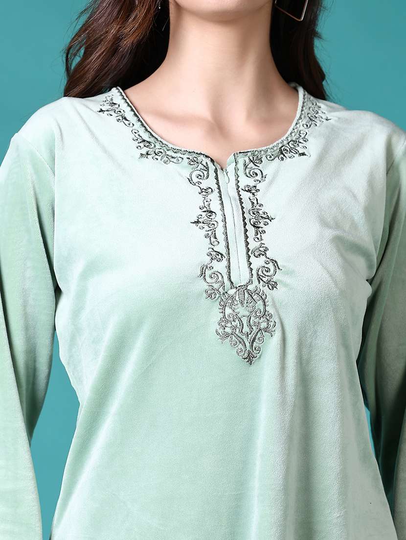 women embroidered kurta pant set  - 21636457 -  Standard Image - 4