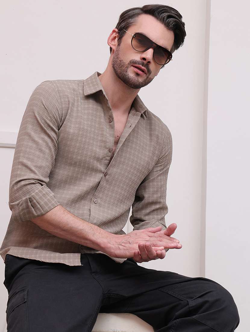 men regular fit textured casual shirt  - 21638585 -  Standard Image - 4