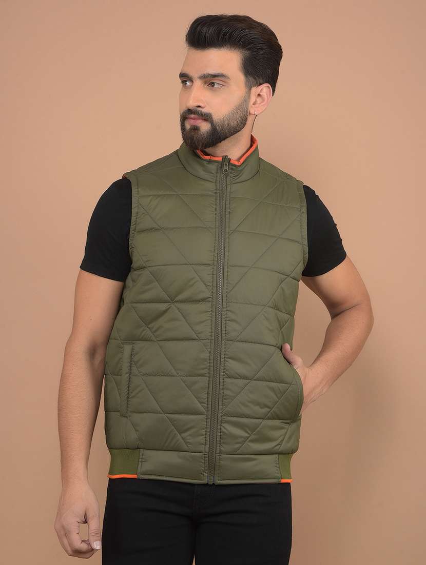 men solid reversible sleeveless quilted jacket