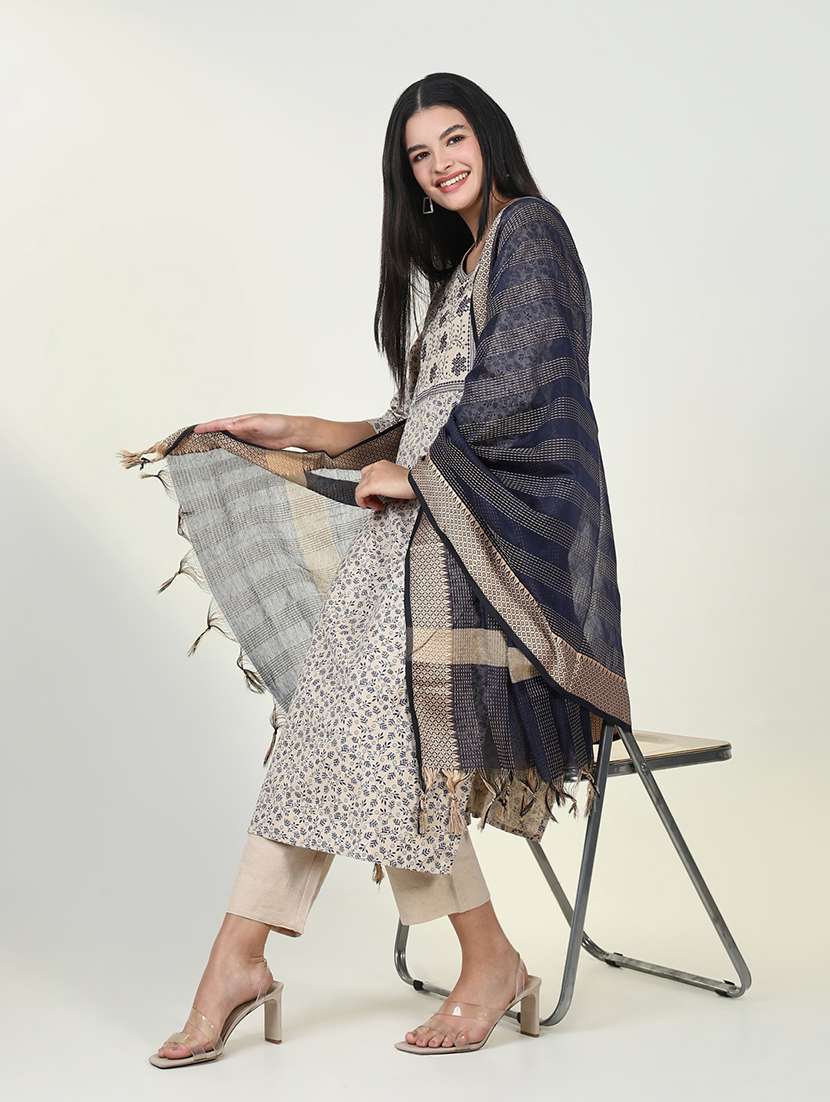 women three quarter sleeve kurta pant with dupatta set - 21643247 -  Standard Image - 4